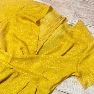 SOLD 🛍Vintage Yellow Polka Dot Capri Romper